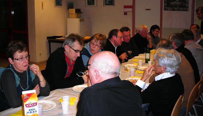 2011-01-21 52 En attendant le champagne.JPG